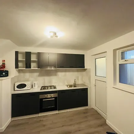 9 Probyn Close Pensión