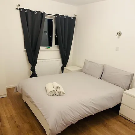9 Probyn Close Vendégház *